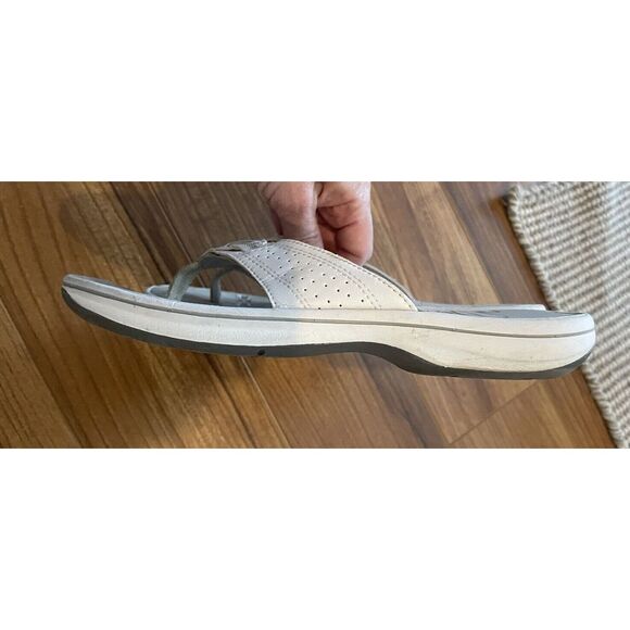 Clarks Breeze Sea Sandal Flip Flops US 7 White Slip On - Picture 5 of 5